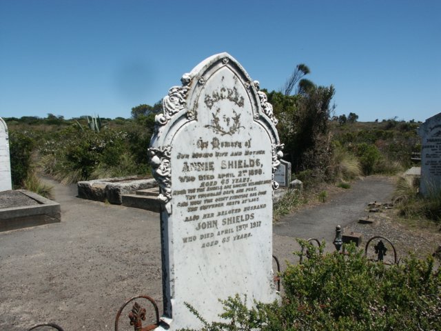 lochardgorgecemetary10.jpg