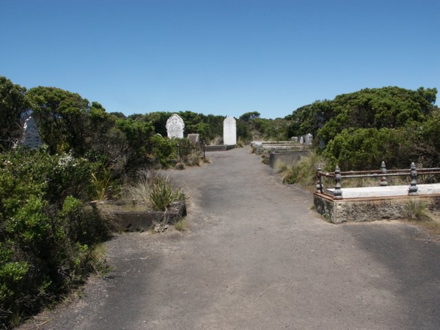 lochardgorgecemetary3.jpg