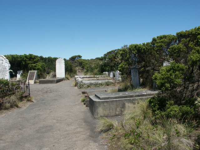 lochardgorgecemetary6.jpg